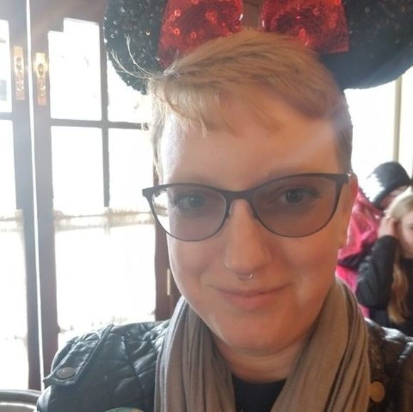 Meet your Posher, Ellen - Picture 1 of 1